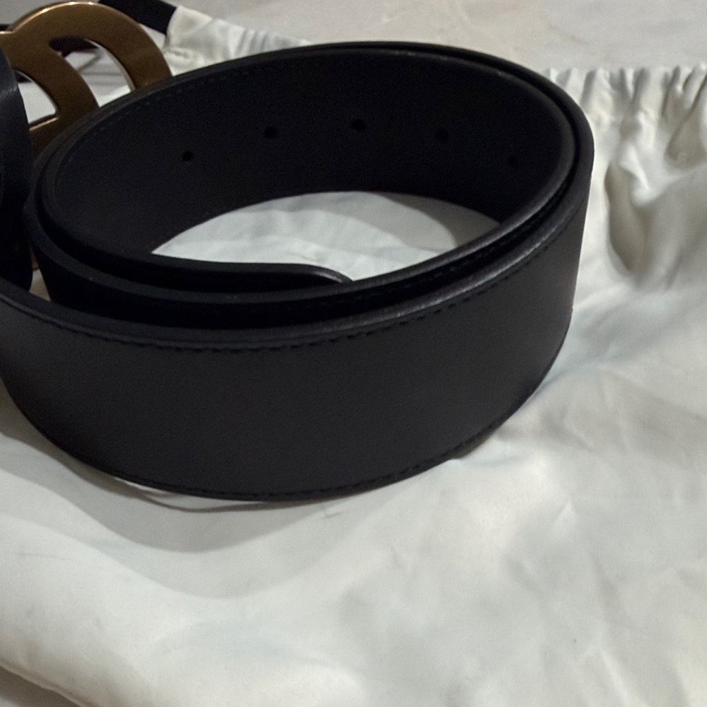 Gucci Black Belt with Gold Buckle - Picture 4 of 8
